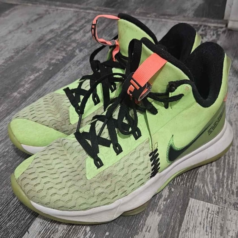 Nike Black and Green Sneakers